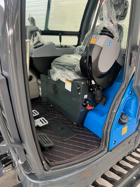 RIPPA R32 Mini Excavator 3.2 Ton with Kubota Engine + 12 FREE Attachments — image 8